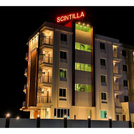 Hotel Scintilla Somnāth Esterno foto