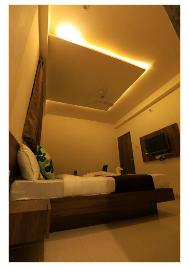 Hotel Scintilla Somnāth Esterno foto